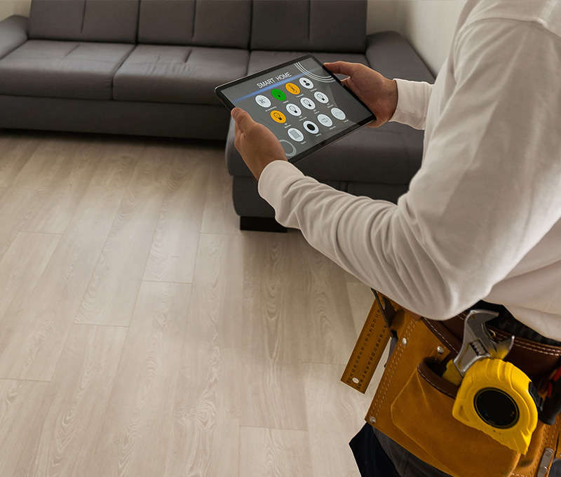 Vista urbana con edifici intelligenti e connessioni digitali simboliche.